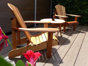 2 Classic Adirondack Chairs mit Tisch