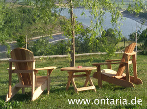 Adirondack Chairs mit Tisch