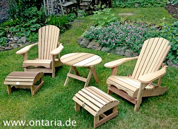 2 montierte Adirondack Chair, Schemel & Tisch