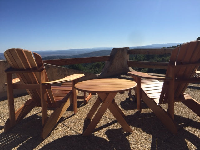 Adirondack Chairs mit Schemel und Tisch
